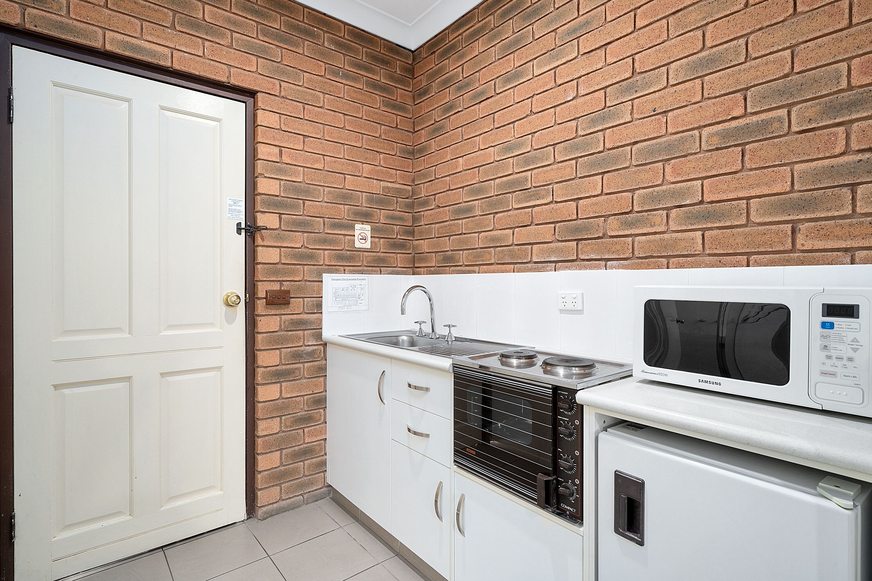 superior queen | 1 bedroom, minibar, iron/ironing board, free wifi