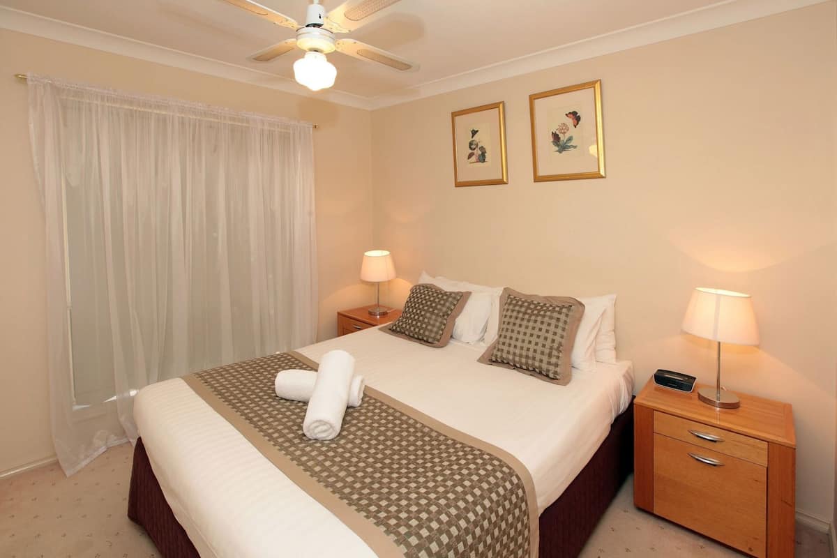 Premium bedding, minibar, blackout curtains, soundproofing