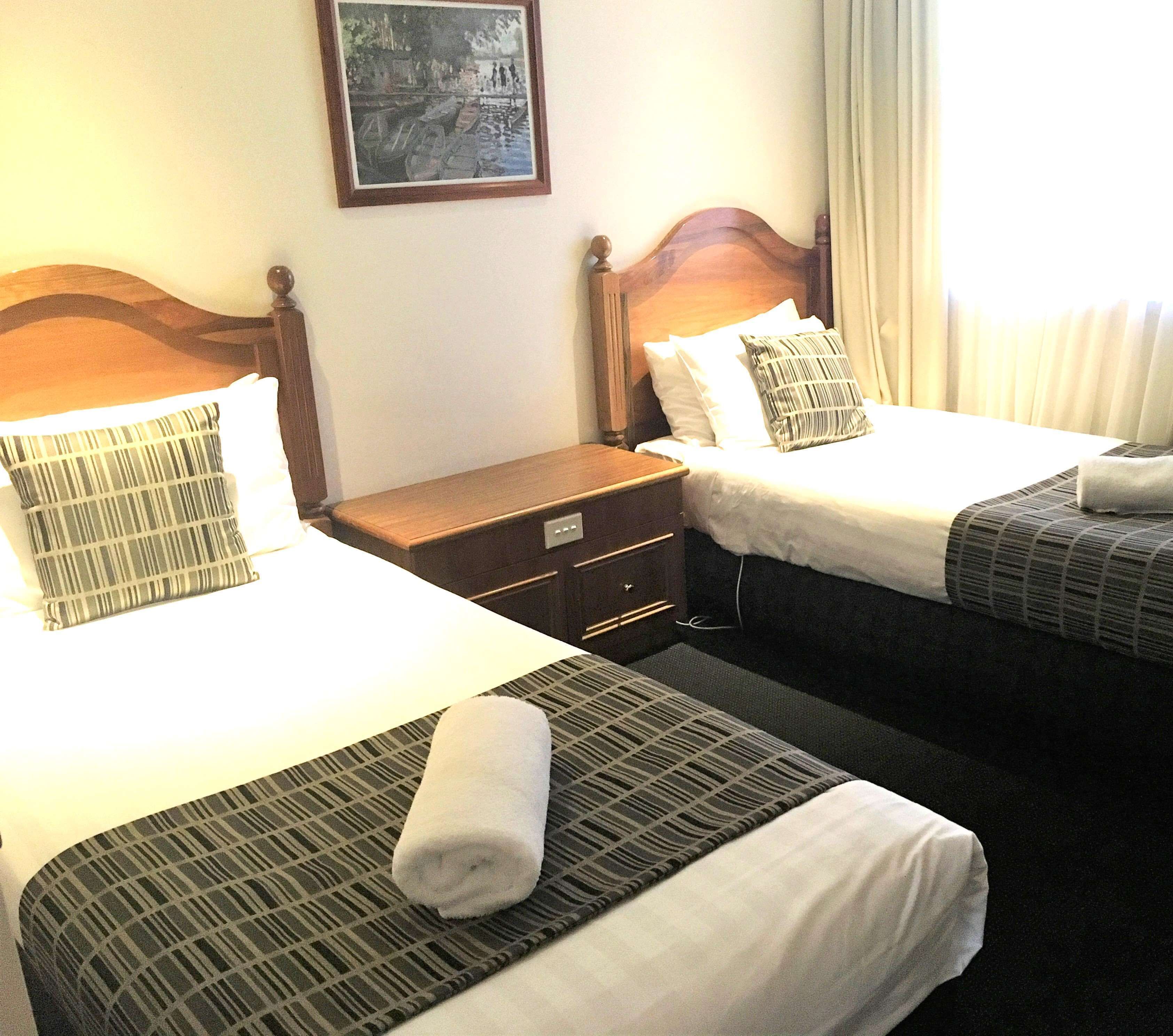 suite, multiple beds, non smoking, kitchenette | premium bedding, minibar, blackout curtains, soundproofing