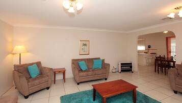 Standard Apartment, 2 Bedrooms, Non Smoking | Premium bedding, minibar, blackout curtains, soundproofing