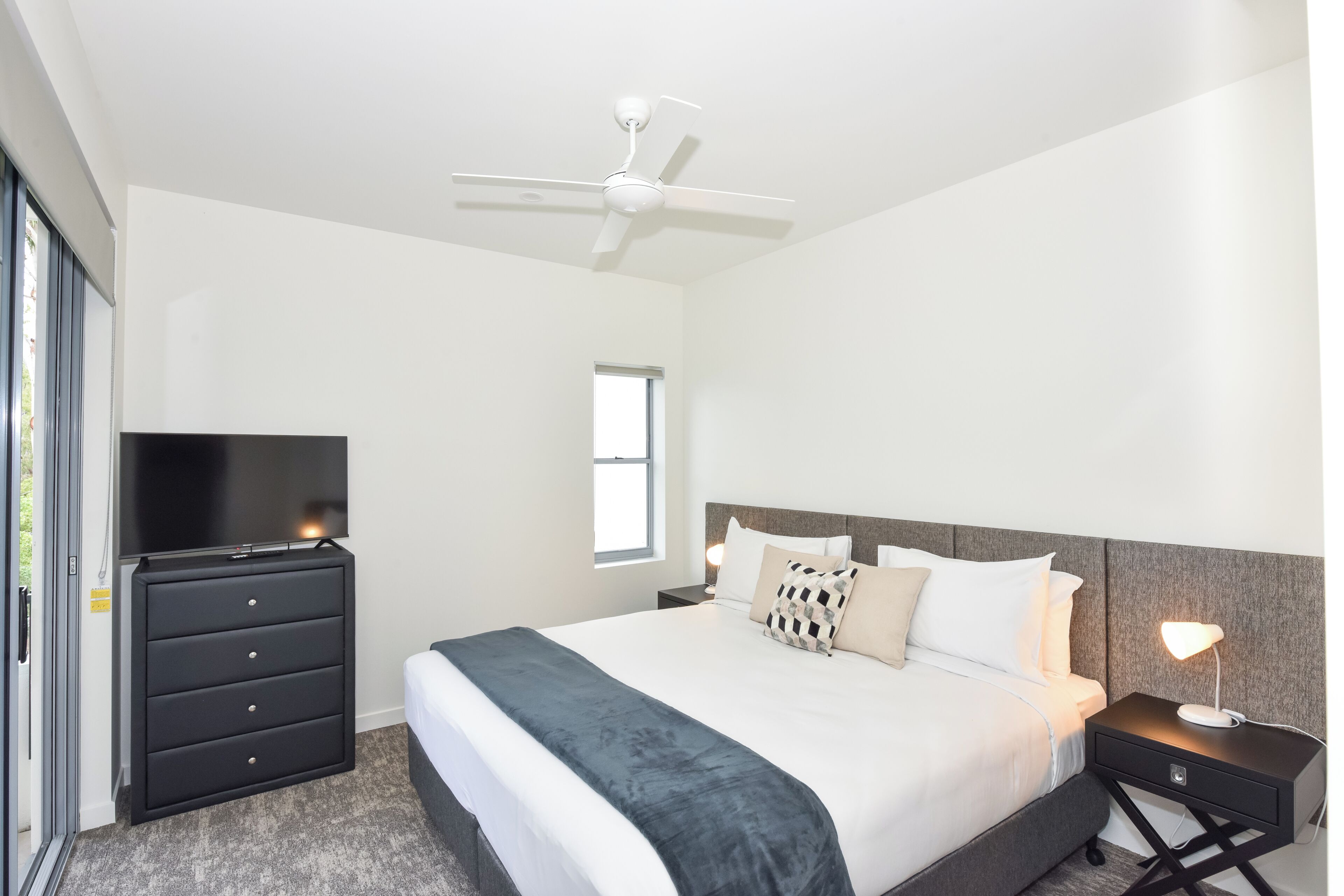 Executive 2 Bedroom Apartment | Desk, laptop workspace, iron/ironing board, free WiFi