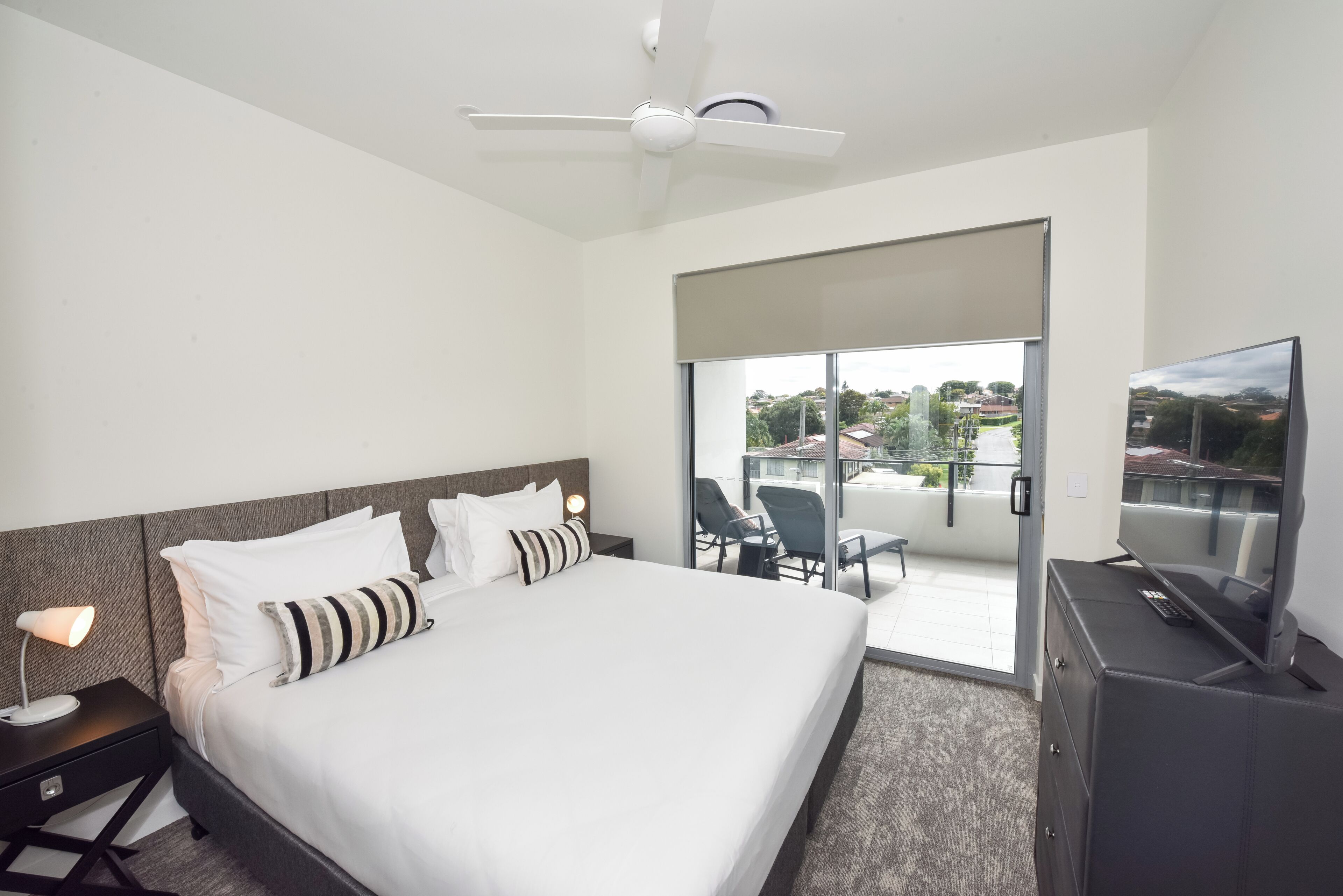 Executive 1 Bedroom Apartment | Desk, laptop workspace, iron/ironing board, free WiFi