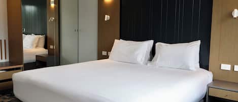 2 Bedroom Apartment | Bureau, espace de travail pour ordinateur portable