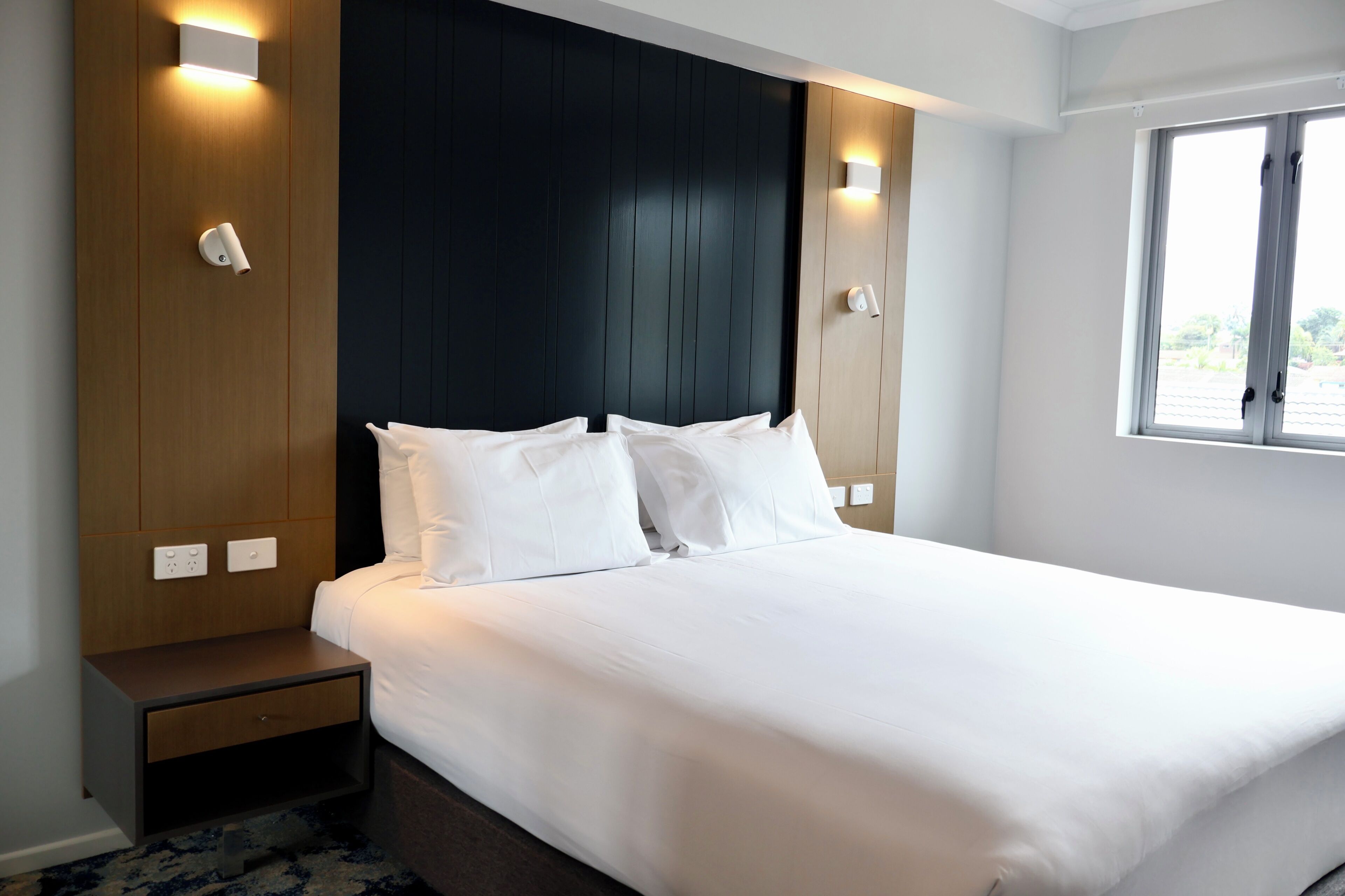 1 Bedroom Apartment | Desk, laptop workspace, iron/ironing board, free WiFi