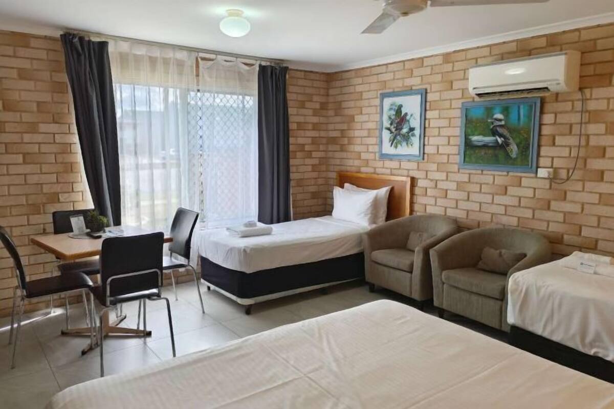 1 bedroom, in-room safe, desk, blackout curtains