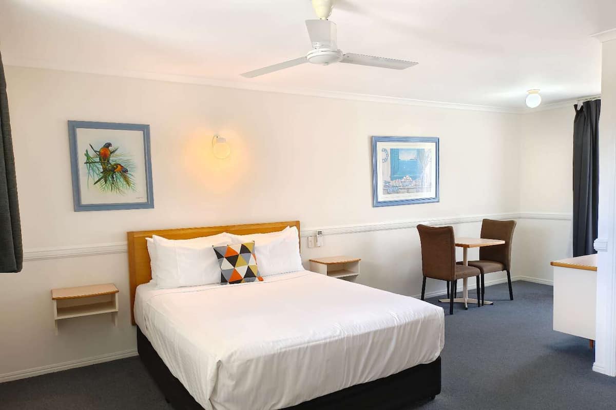 Executive-Zimmer, 1 Queen-Bett, Nichtraucher, Kühlschrank und Mikrowelle