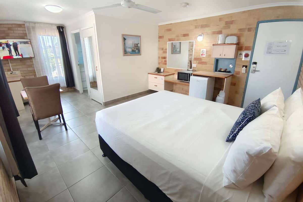 1 bedroom, memory foam beds, in-room safe, desk