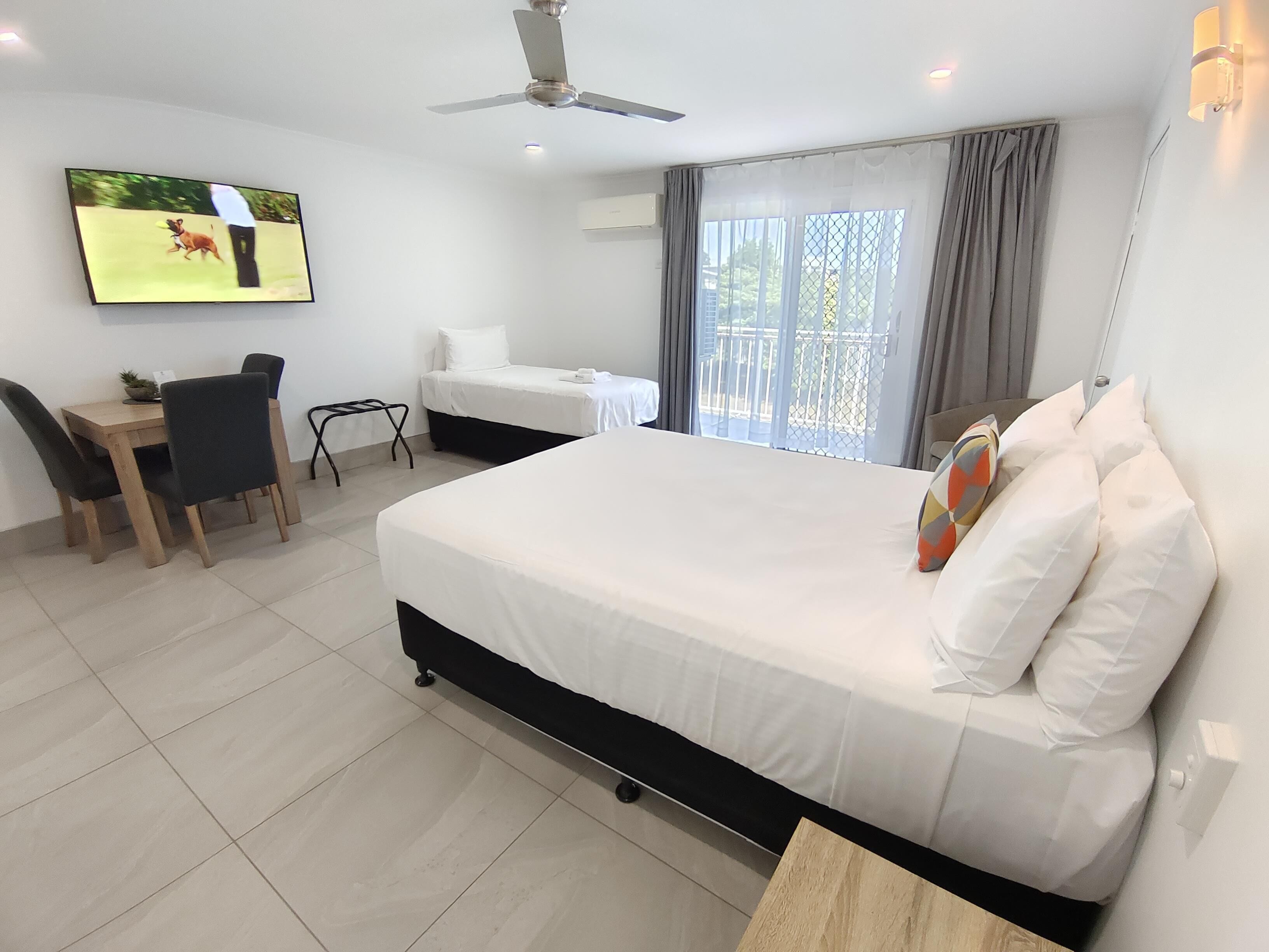 Suite Exécutive, plusieurs lits, non-fumeur, balcon (Larger Room) | Vue de la chambre