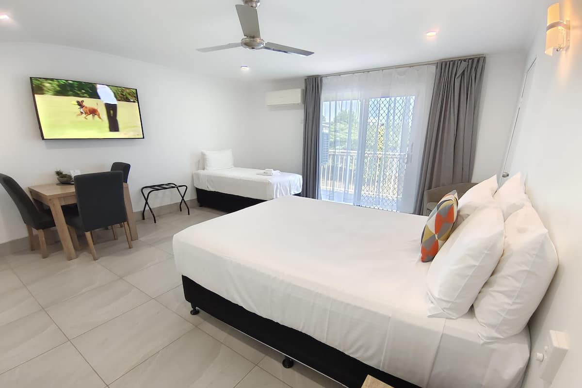 Executive Suite, Multiple Beds, Non Smoking, Balcony (Larger Room) | View from room