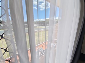 Suite, plusieurs lits, non-fumeur, balcon | Vue de la chambre