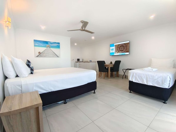 Executive Suite, Multiple Beds, Non Smoking, Balcony (Larger Room) | 1 bedroom, in-room safe, desk, blackout drapes