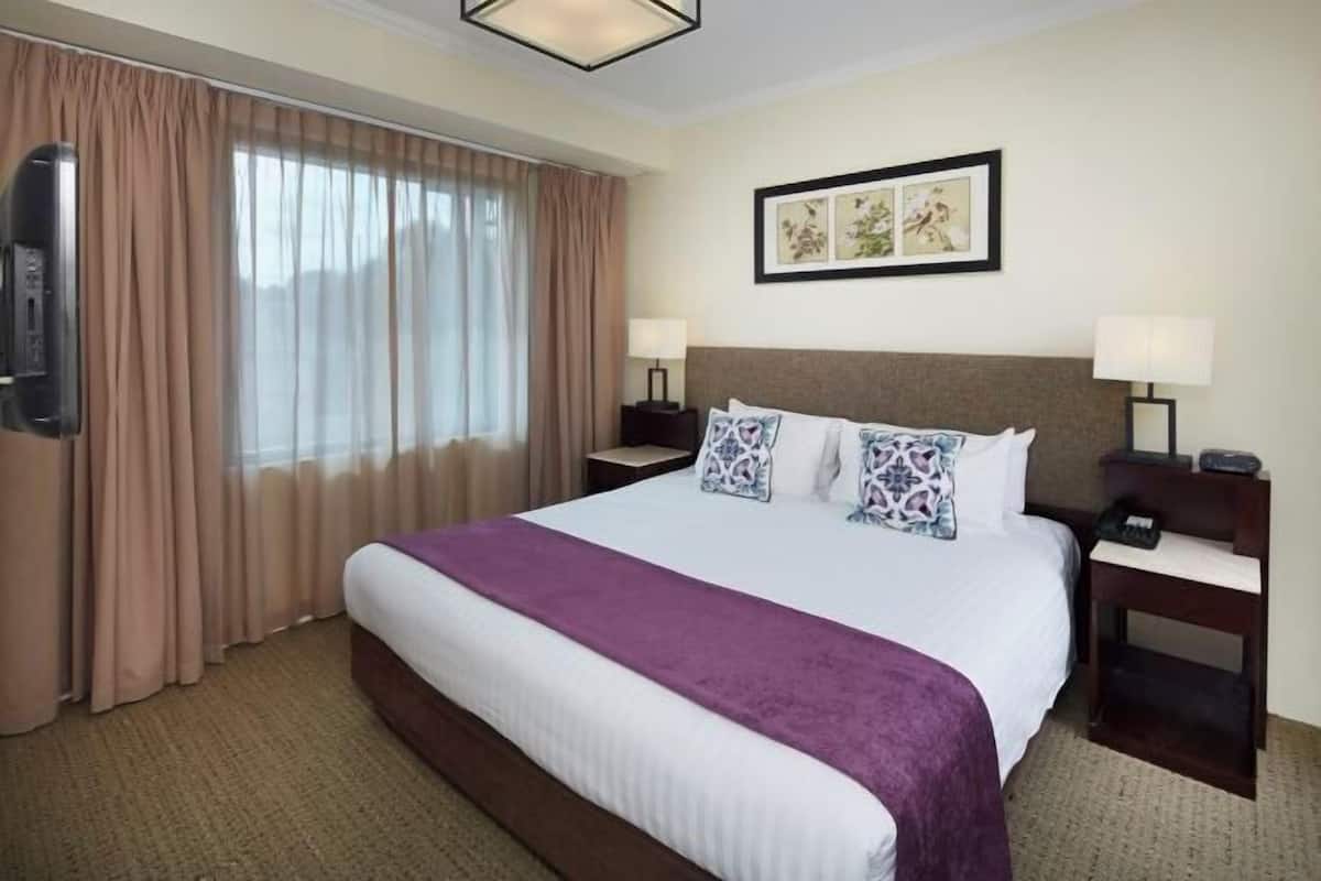 Minibar, in-room safe, desk, soundproofing