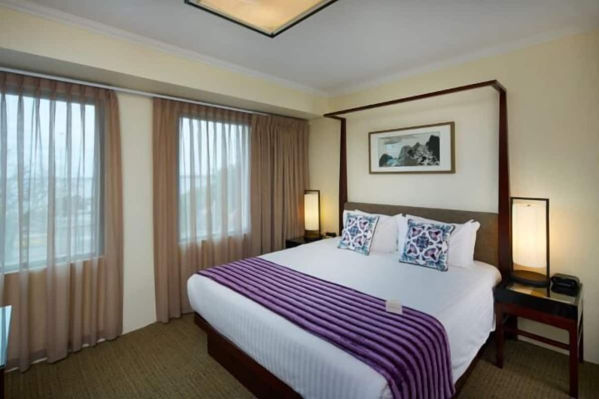 Minibar, in-room safe, desk, soundproofing
