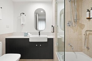 Bathroom - Wyndham Suites Sydney (Sydney)