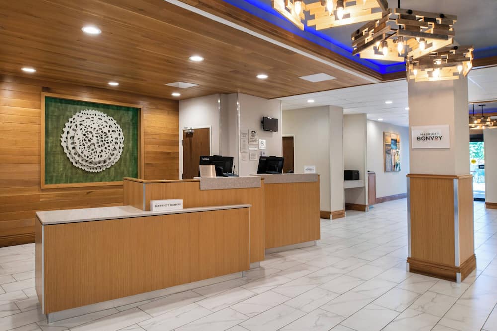 luxury hotels in Bakersfield