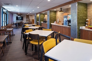 Petit déjeuner buffet compris tous les jours