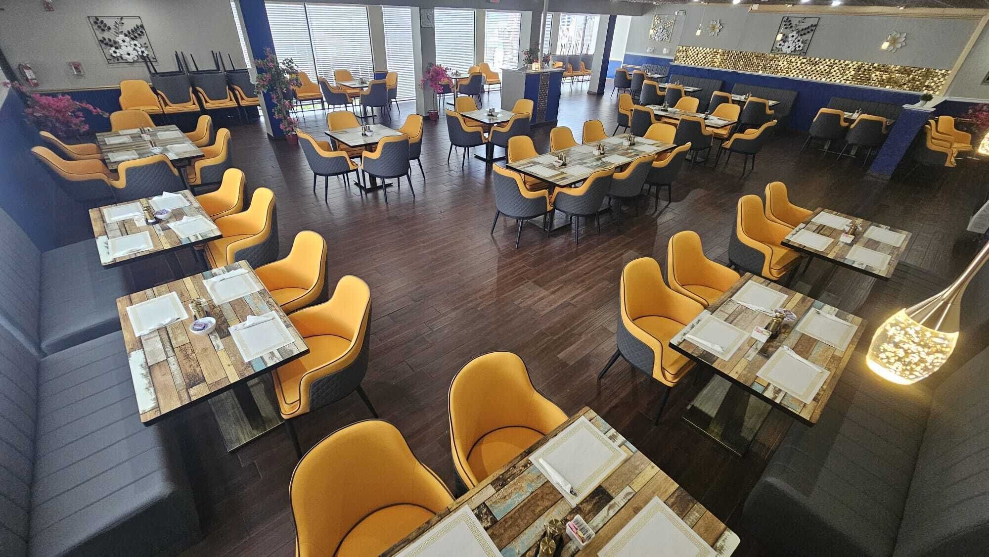 Serveert ontbijt en diner, uitzicht op het zwembad 