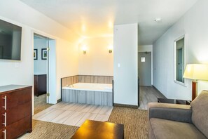 Suite, 1 Queen Bed with Sofa bed, Non Smoking