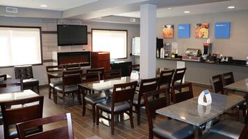 Petit déjeuner complet compris tous les jours