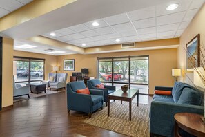 Lobby - Comfort Suites Tallahassee Capitol - University Area (Tallahassee)