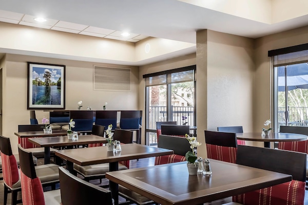 Desayuno buffet incluido todos los días