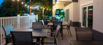 แฟร์ฟิลด์ อินน์แอนด์สวีทส์ บายแมริออท เดสติน