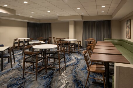 Fairfield Inn Suites by Marriott Destin - Image 23