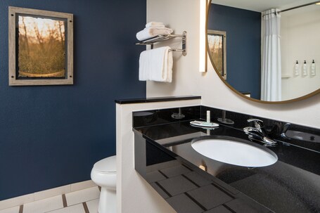 Fairfield Inn Suites by Marriott Destin - Image 8