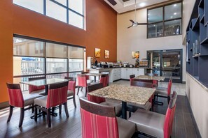 Desayuno buffet incluido todos los días 