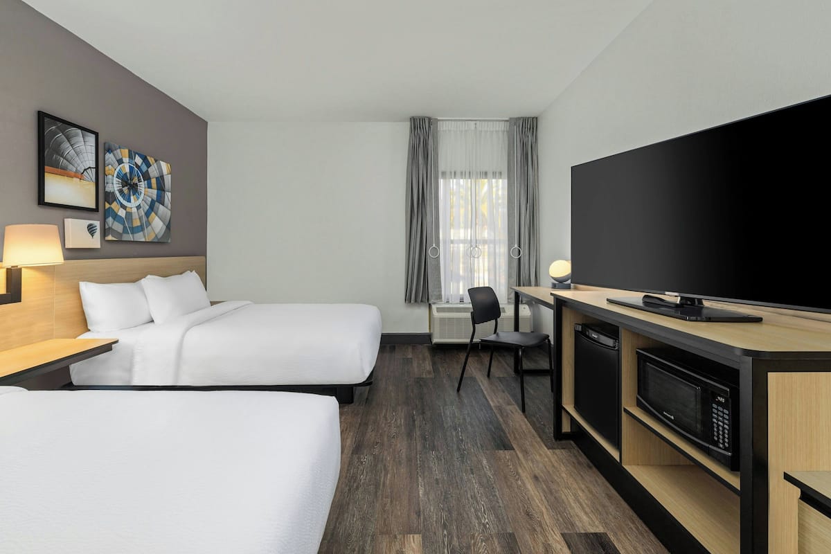 Room, 2 Double Beds | Desk, iron/ironing board, free cribs/infant beds, rollaway beds