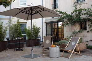 Exterior - Hotel Saint Nicolas (La Rochelle)