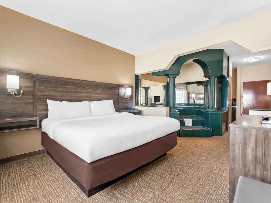 Ropa de cama de alta calidad y escritorio