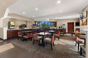 Free buffet breakfast 