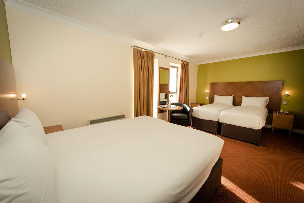 In-room safe, iron/ironing board, bed sheets
