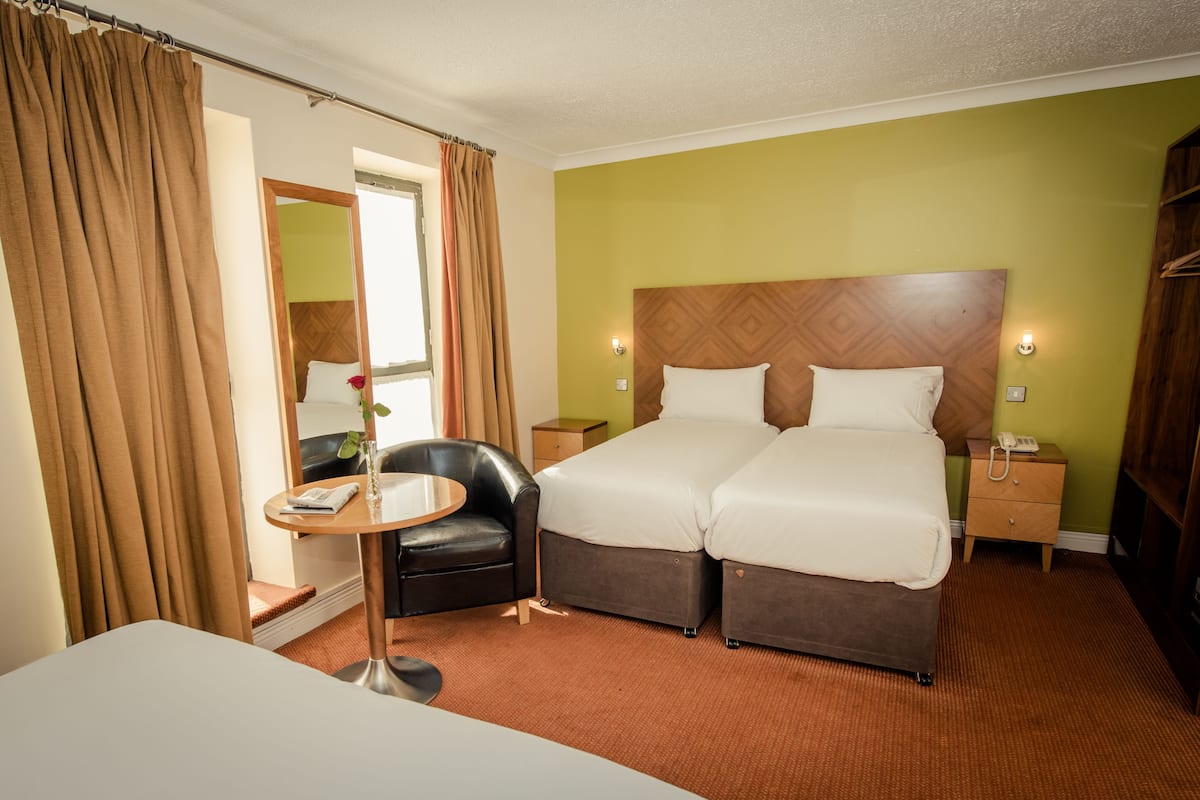 In-room safe, iron/ironing board, bed sheets