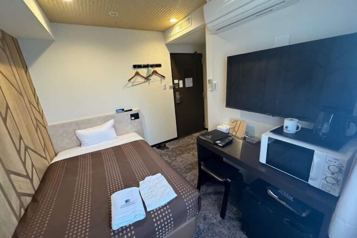 Desk, iron/ironing board, free WiFi