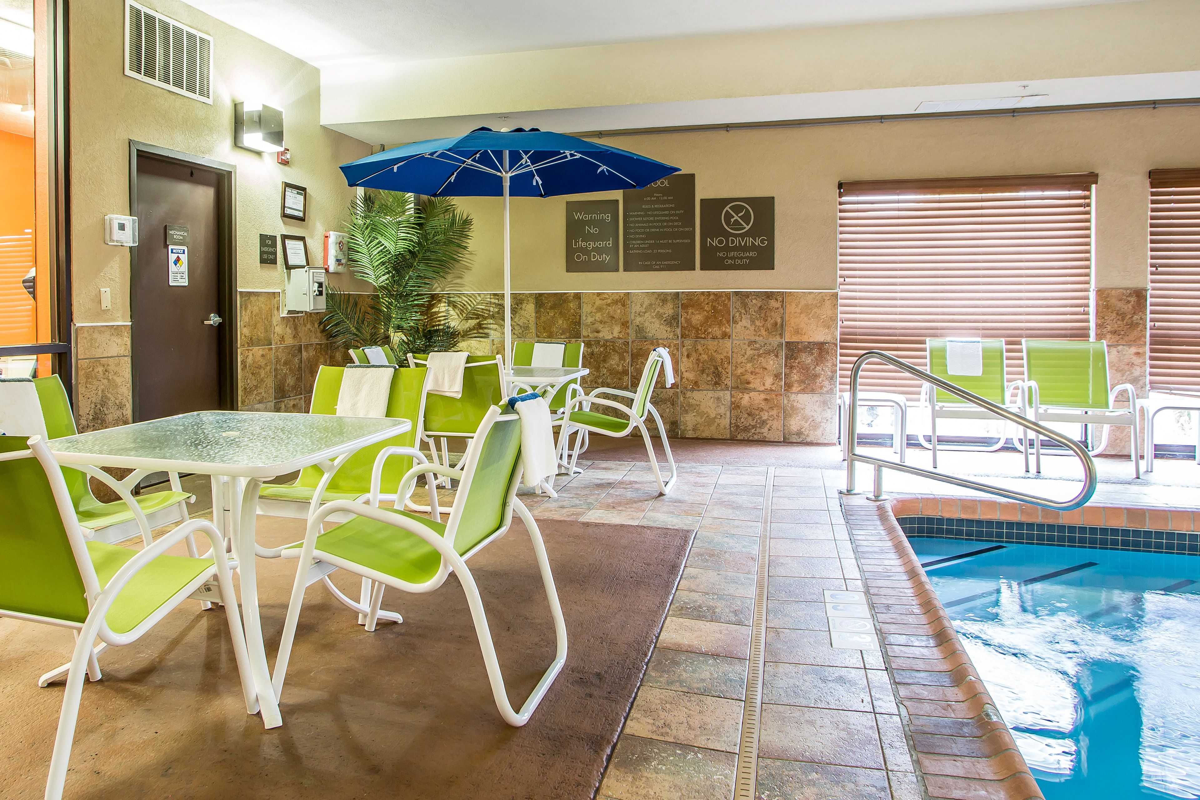 indoor pool, open 6:00 am to 10:00 pm, pool loungers