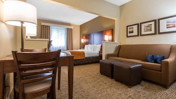 書桌、筆電工作空間、遮光布/窗簾、熨斗/熨衣板