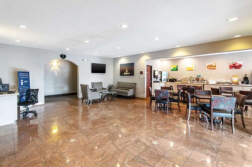 Quality Suites Austin South St. Elmo District