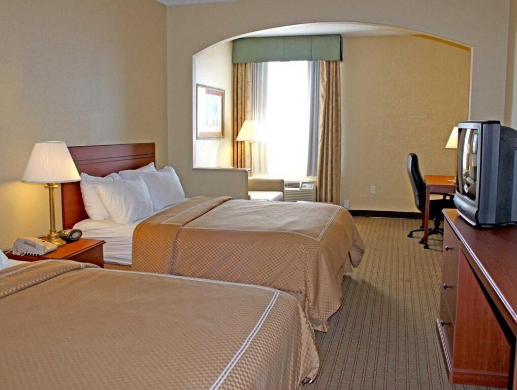 1 bedroom, desk, soundproofing, iron/ironing board