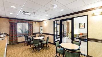 Ilmainen buffetaamiainen