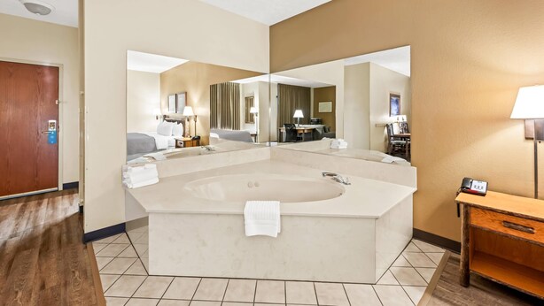 Unclassified image, 1 of 40, button - Quality Inn & Suites Big Stone Gap (Big Stone Gap)