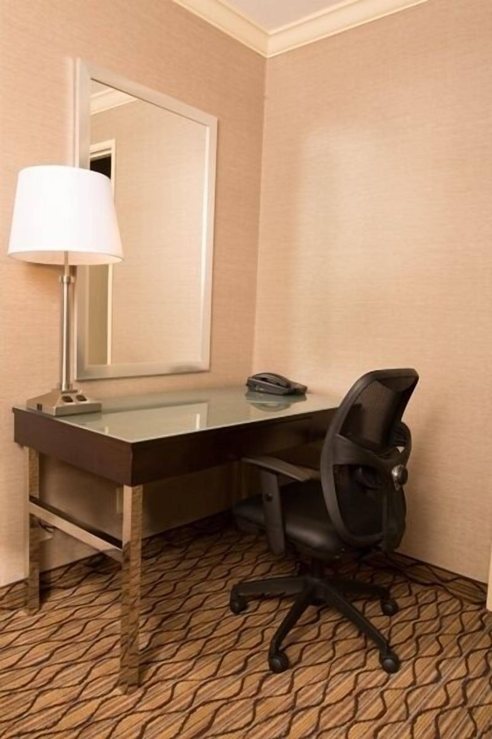 premium bedding, in-room safe, individually decorated