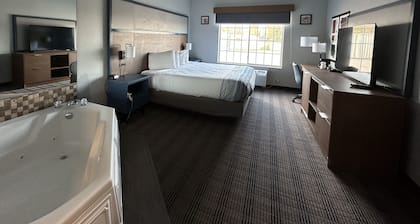AmericInn by Wyndham Galesburg