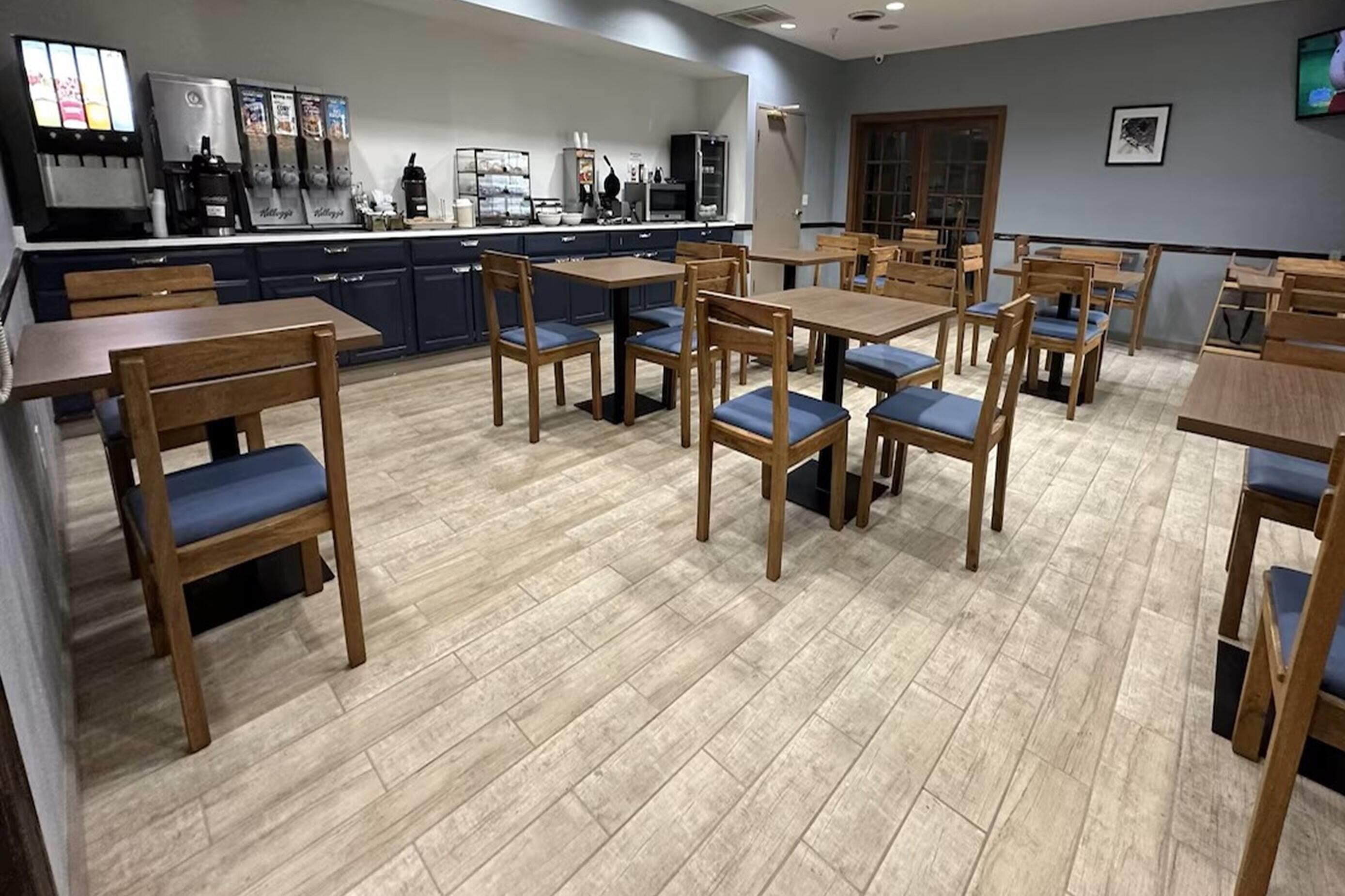 free daily continental breakfast