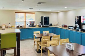 Free daily buffet breakfast