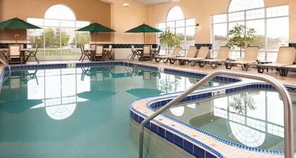 Country Inn & Suites by Radisson, Milwaukee West (Brookfield), WI
