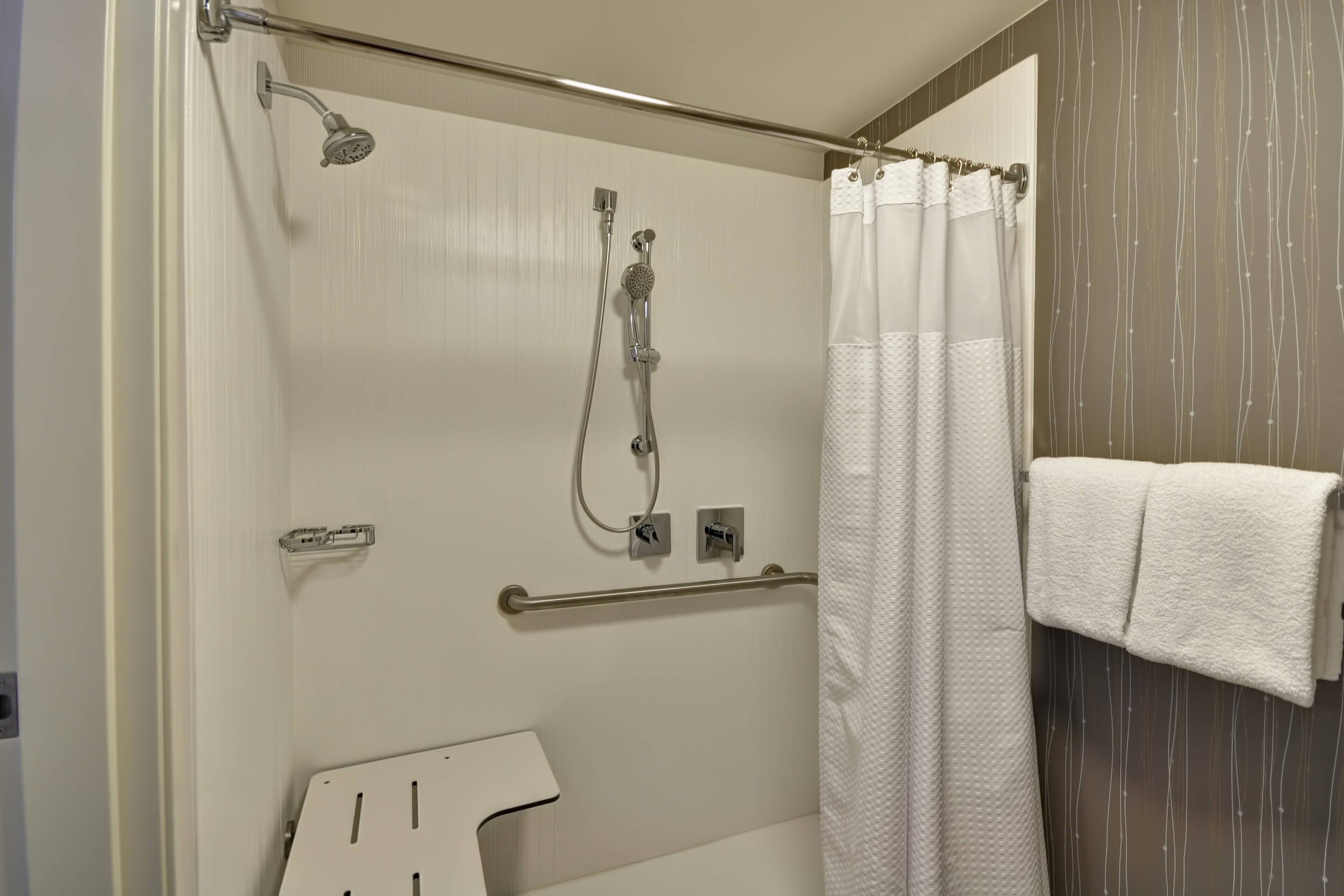 room, 1 king bed, non smoking (mobility accessible, roll-in shower) | bathroom | free toiletries, hair dryer, towels