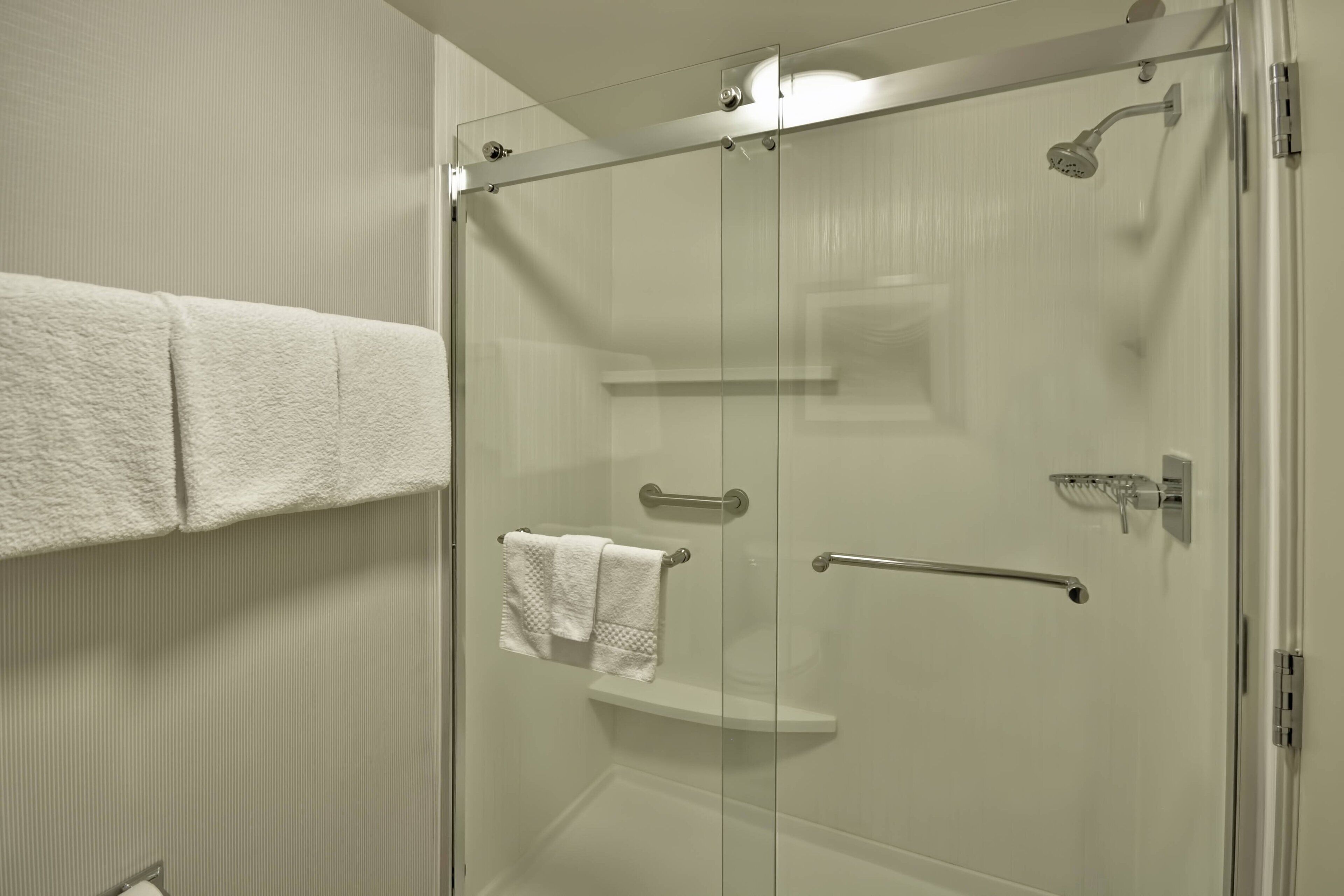 suite, 1 bedroom | bathroom | free toiletries, hair dryer, towels