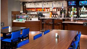 Ferdiglaget frokost på hverdagene (USD 11.00 per person)